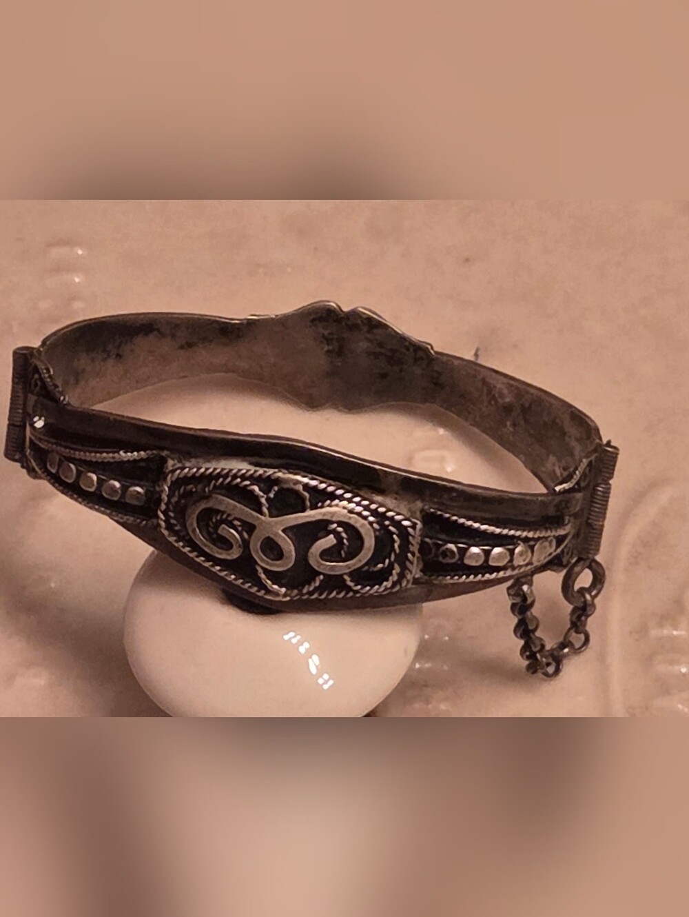 Vintage Sterling Silver Baby or Child's Bracelet w/Scrollwork and Hinge Closure